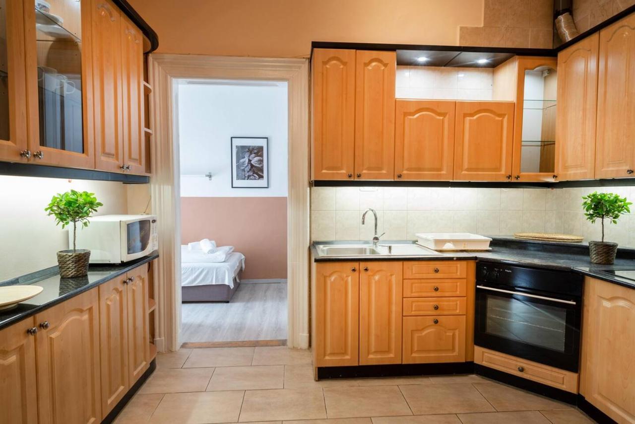 Central And Large Ac Home Away From Home Βουδαπέστη Εξωτερικό φωτογραφία