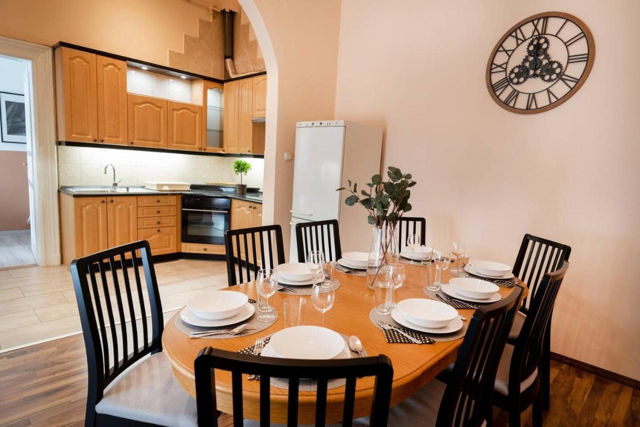 Central And Large Ac Home Away From Home Βουδαπέστη Εξωτερικό φωτογραφία