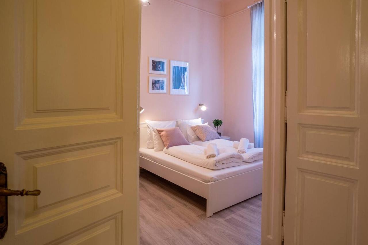 Central And Large Ac Home Away From Home Βουδαπέστη Εξωτερικό φωτογραφία