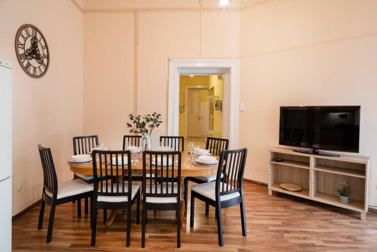 Central And Large Ac Home Away From Home Βουδαπέστη Εξωτερικό φωτογραφία